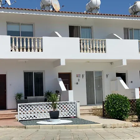 Diana Townhouse 1 * 파포스