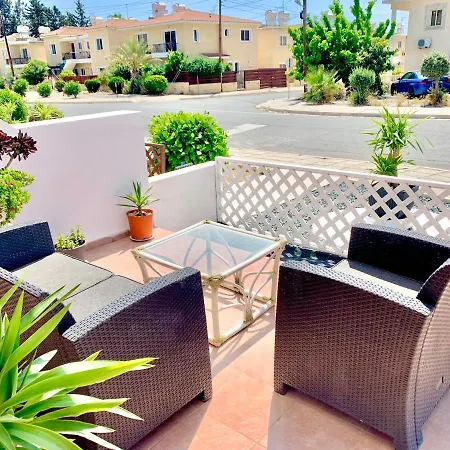 Diana Townhouse 1 *